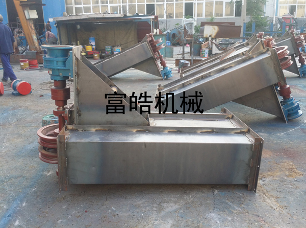 環(huán)鏈提升機(jī)適用于粉狀、顆粒狀物料